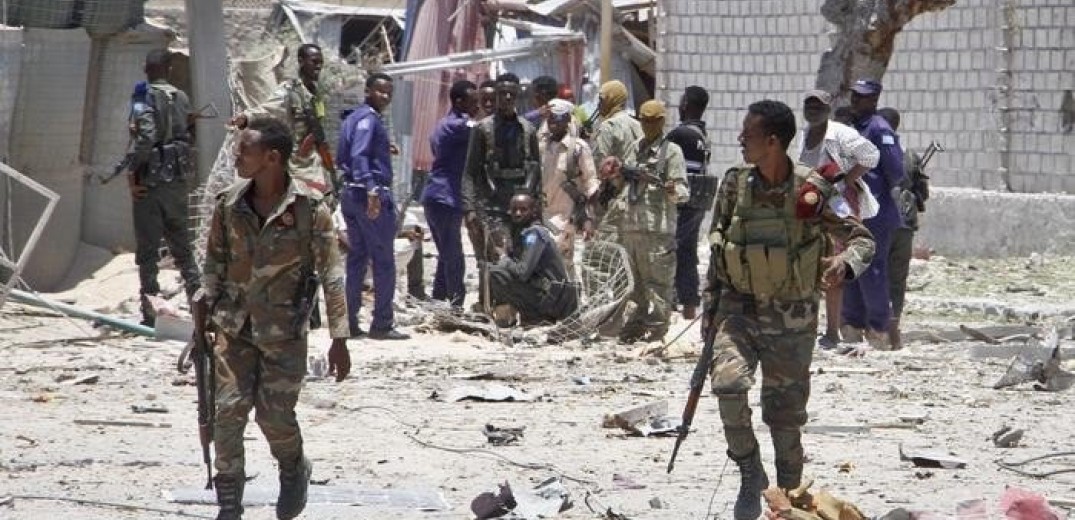 Δεκαπέντε νεκροί από επίθεση καμικάζι στη Σομαλία