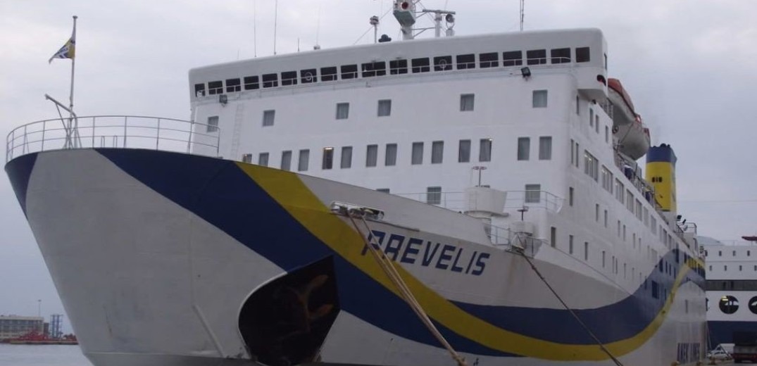 Κάσος: Πλοίο έπεσε στην προβλήτα