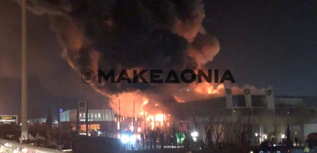 Θεσσαλονίκη: Υπό έλεγχο η φωτιά στην επιχείρηση John Deere στη Σίνδο