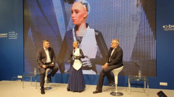 Η Sophia το ρομπότ, ο «Τζίτζι» και οι προκλήσεις της Τεχνητής Νοημοσύνης (βίντεο)