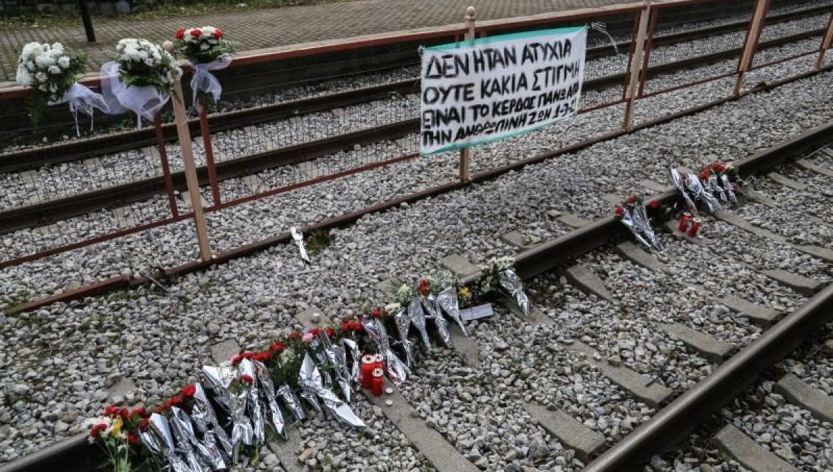 Τέμπη: Ένας χρόνος από την εθνική τραγωδία που «πάγωσε» την Ελλάδα - Οι 57 ψυχές του τρένου ζητούν δικαίωση