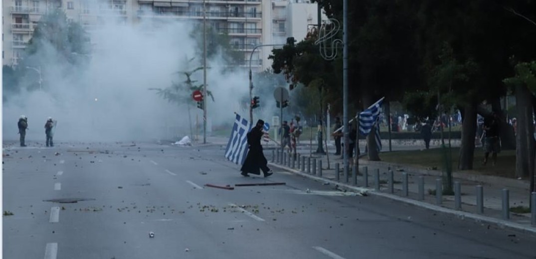 Συλλήψεις, τραυματισμοί και ζημιές από τα επεισόδια στη Θεσσαλονίκη 