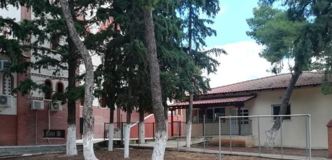 Τριάδι Θεσσαλονίκης: Σχολείο στην αίθουσα μνημοσύνων της εκκλησίας