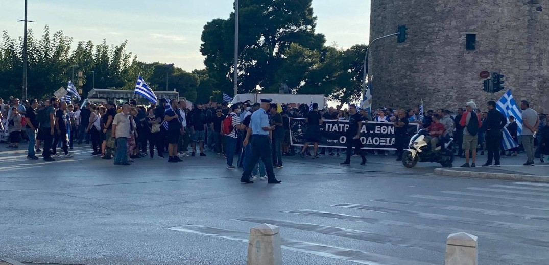 Nέα πορεία αντιεμβολιαστών στο κέντρο της Θεσσαλονίκης (Βίντεο) 
