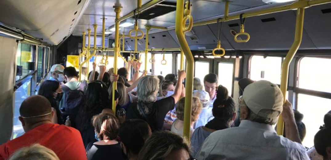 Θεσσαλονίκη: 50χρονος επιχείρησε να αγκαλιάσει 16χρονη παρά τη θέλησή της, μέσα σε λεωφορείο
