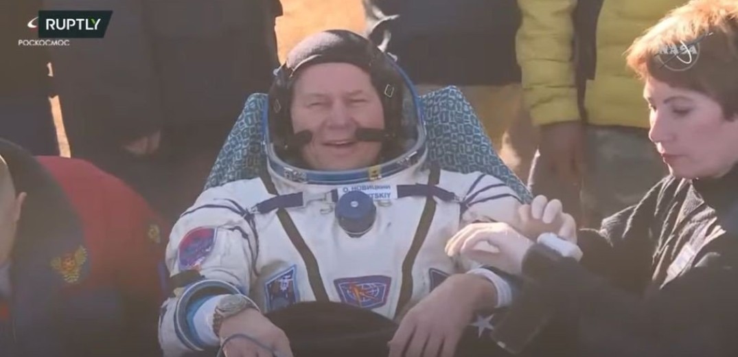 Προσγειώθηκαν οι Ρώσοι που γύρισαν ταινία στο διάστημα (βίντεο)