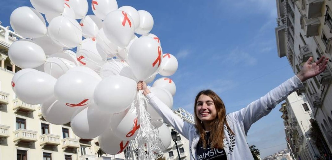 Εκδηλώσεις στην πλατεία Αριστοτέλους για το AIDS (φωτογραφίες)