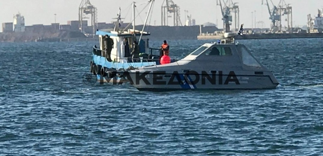 Θεσσαλονίκη: Επιχείρηση εντοπισμού βλήματος στη θαλάσσια περιοχή μπροστά στον Λευκό Πύργο (Φωτ.)