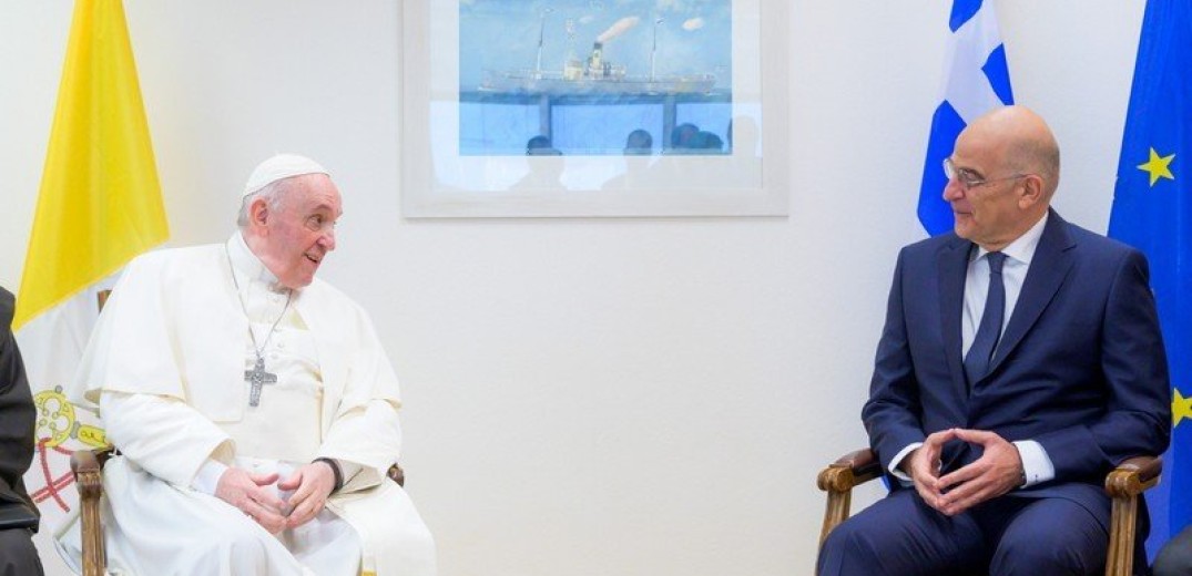 Σύντομη συνάντηση Ν. Δένδια με τον Πάπα 