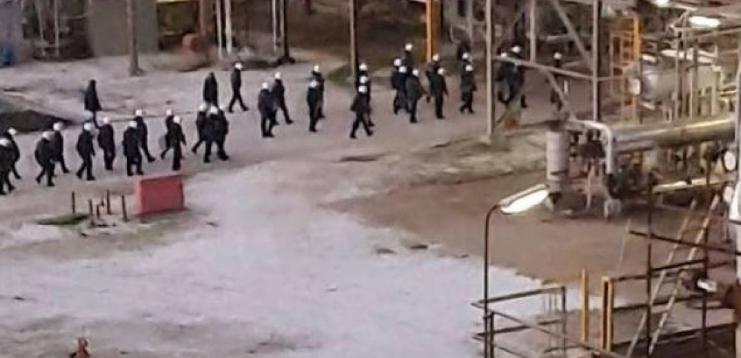 Επιχείρηση με έφοδο της αστυνομίας και συλλήψεις στα πετρέλαια Καβάλας&#33; (φωτ. - βίντεο)