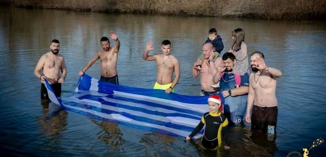 Ορεστιάδα: Έτοιμοι οι χειμερινοί κολυμβητές να βουτήξουν στο Καστελόριζο (φωτ.)