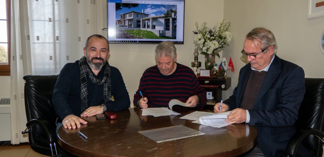 Μπήκαν οι υπογραφές για δύο έργα στο δήμο Αριστοτέλη