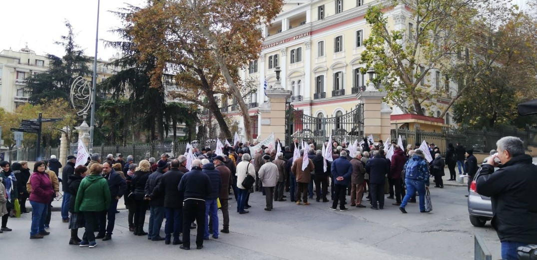 Βγήκαν στους δρόμους της Θεσσαλονίκης οι συνταξιούχοι