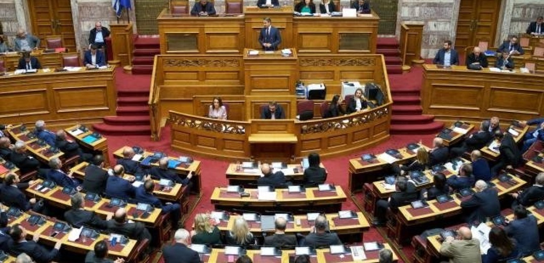  Βουλή: Κατατέθηκε η τροπολογία για τη μείωση των ασφαλιστικών εισφορών για εργαζόμενους κάτω των 25 ετών 