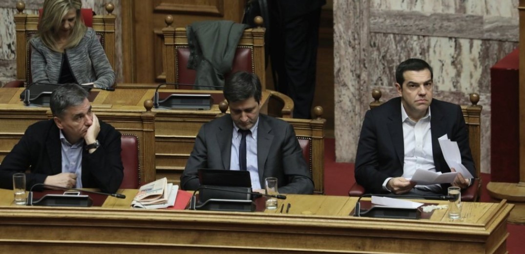 Βουλή: Ξεκίνησε στην ολομέλεια, παρουσία του Αλ. Τσίπρα, η συζήτηση του Προϋπολογισμού