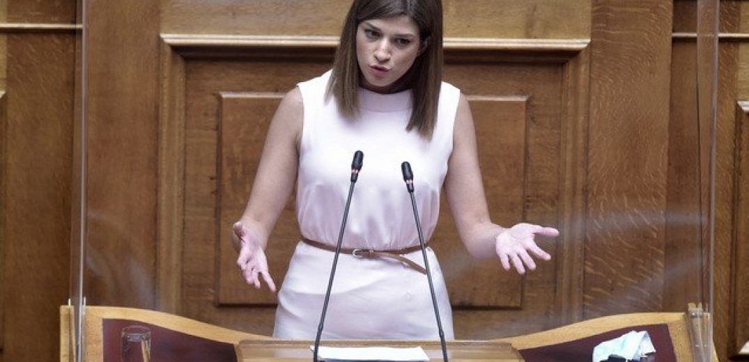 Κατερίνα Νοτοπούλου: Το 2022 πρέπει να είναι το τέλος της πανδημίας και της κυβέρνησης Μητσοτάκη 