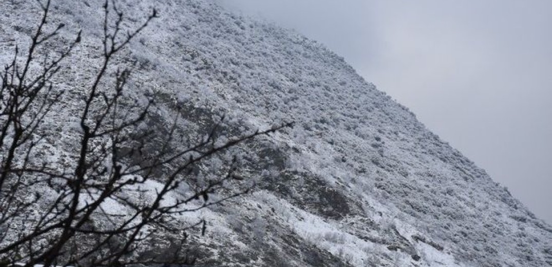 Σε λευκό κλοιό η Βόρεια Ελλάδα: Δείτε ζωντανή εικόνα από τη χιονόπτωση σε Μακεδονία, Ήπειρο, Θεσσαλία