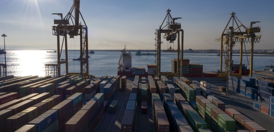 Θεσσαλονίκη: Ολοκληρώθηκε η επιχείρηση αποκόλλησης δεξαμενόπλοιου που είχε επικαθίσει έξω από το λιμάνι