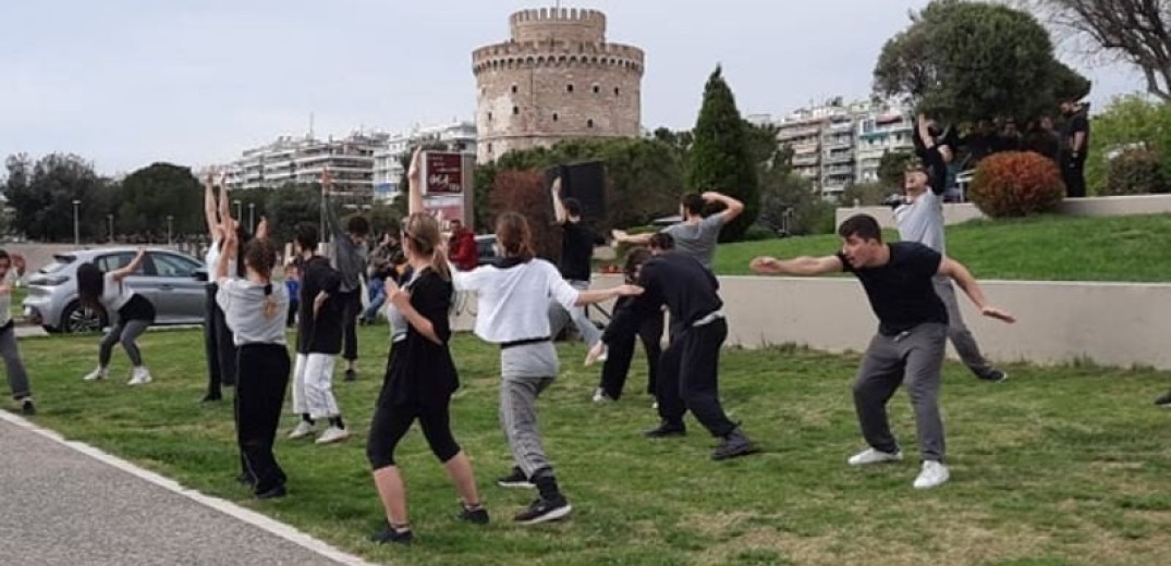 Θεσσαλονίκη: Αντιπολεμική δράση των σπουδαστών του ΚΘΒΕ στην παραλία 