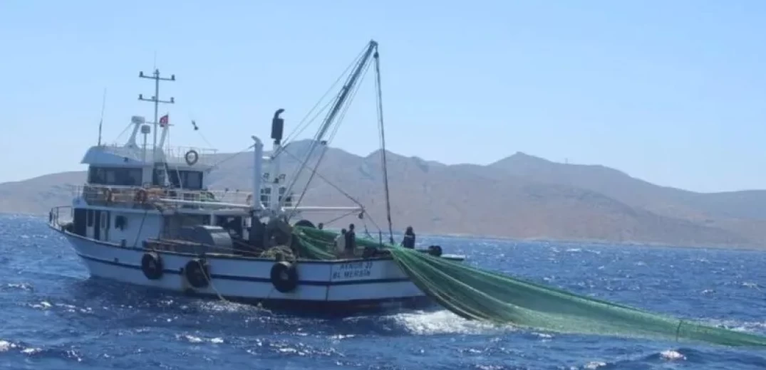 Βόρειο Αιγαίο: «Φουρτούνα» προβλημάτων κρατά δεμένα τα ψαροκάικα στα λιμάνια