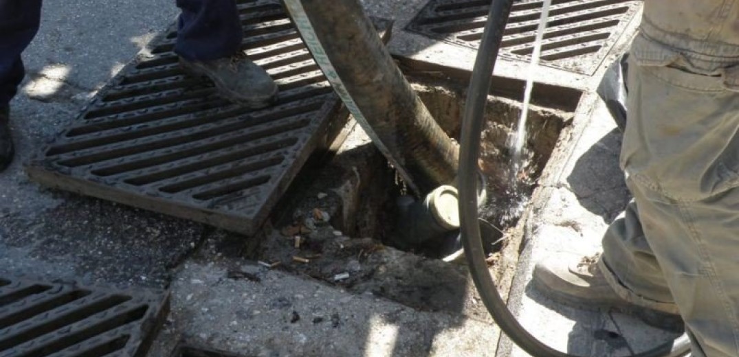 Εργασίες καθαρισμού φρεατίων και αγωγών στην Εθνική Οδό 2 Θεσσαλονίκης-Έδεσσας σήμερα και αύριο