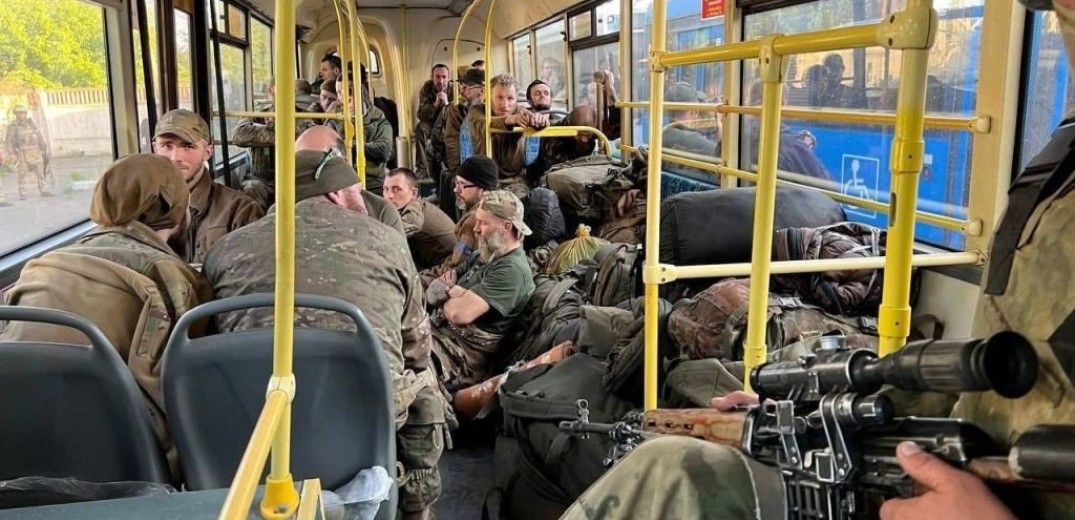 Ουκρανία: Συγγενείς ουκρανών μαχητών που παραδόθηκαν στο Αζοφστάλ αγωνιούν για την τύχη τους