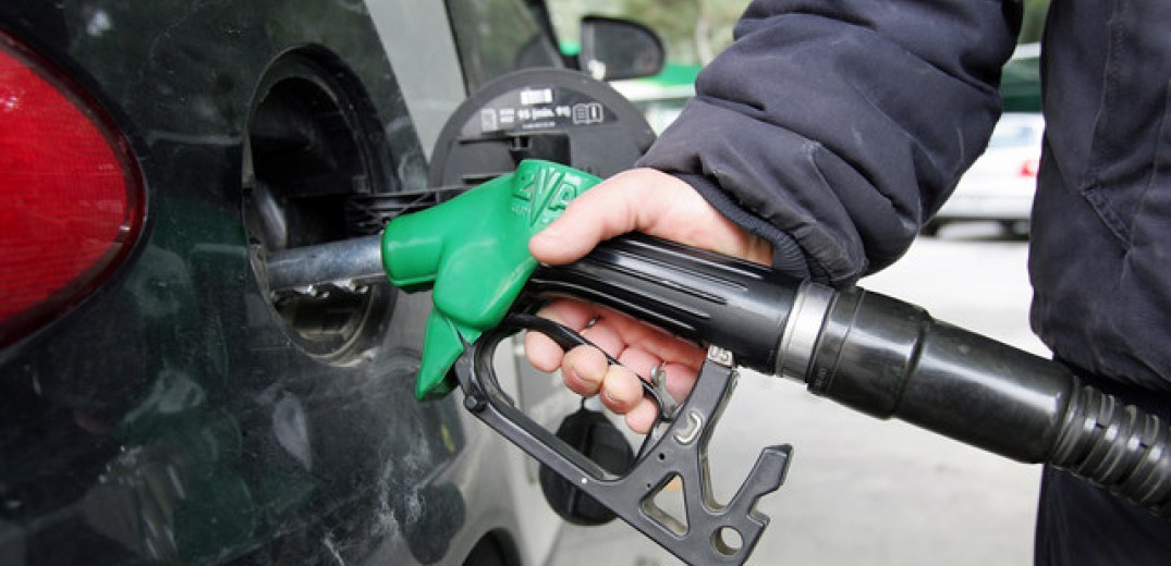 Ανεβαίνει από αύριο η τιμή του πετρελαίου κίνησης – Θα ξεπεράσει την τιμή της βενζίνης (βίντεο)