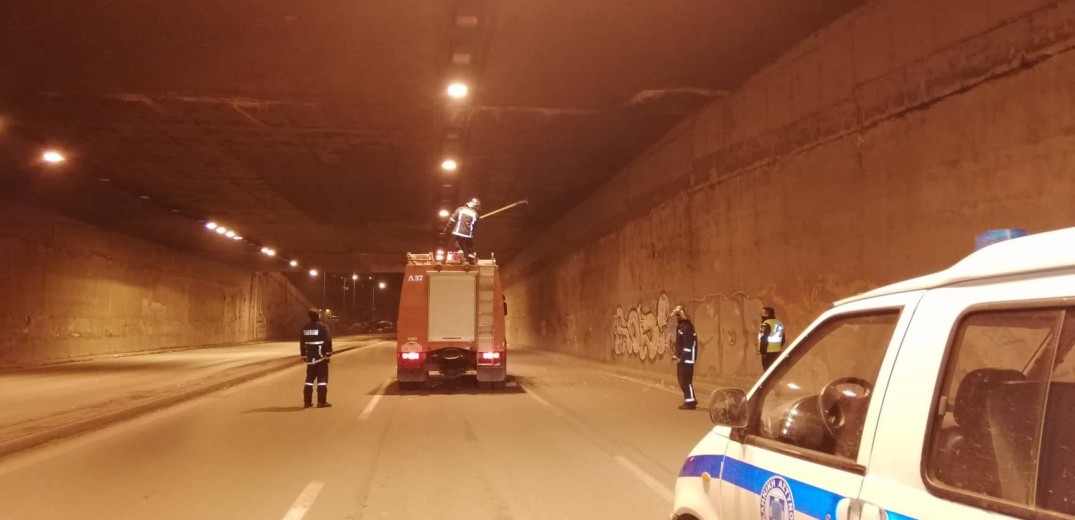 Επέμβαση της πυροσβεστικής στο τούνελ της Βούλγαρη (photos)
