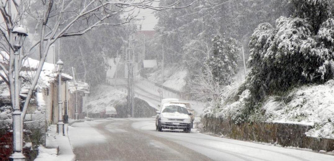Χιόνια στην ανατολική Μακεδονία -Χωρις προβλήματα η κυκλοφορία των ΙΧ