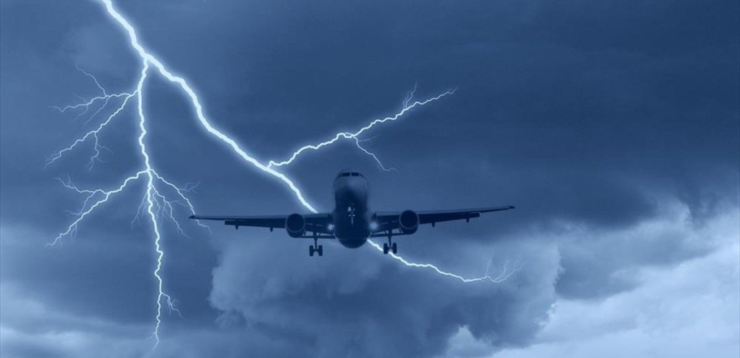 Ταλαιπωρία για επιβάτες: Μπουρίνι στην Κεφαλονιά απέτρεψε την προσγείωση αεροσκάφους 