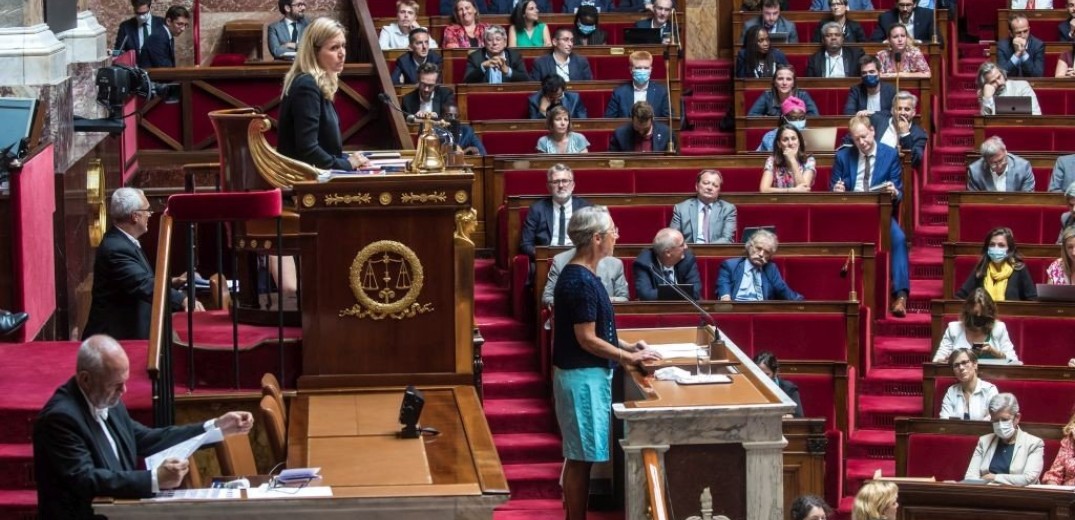Γαλλία: Η Εθνοσυνέλευση απέρριψε την πρόταση μομφής της αριστεράς κατά της κυβέρνησης