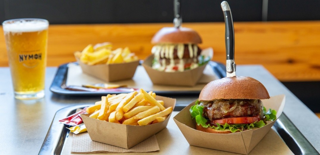 «Black Dagger»: Τα burgers έχουν βρει το όνομα που τους ταιριάζει στη δυτική Θεσσαλονίκη
