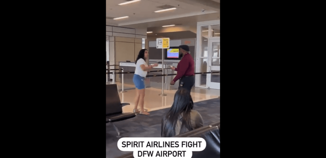 Έπεσε άγριο ξύλο σε αεροδρόμιο (βίντεο)