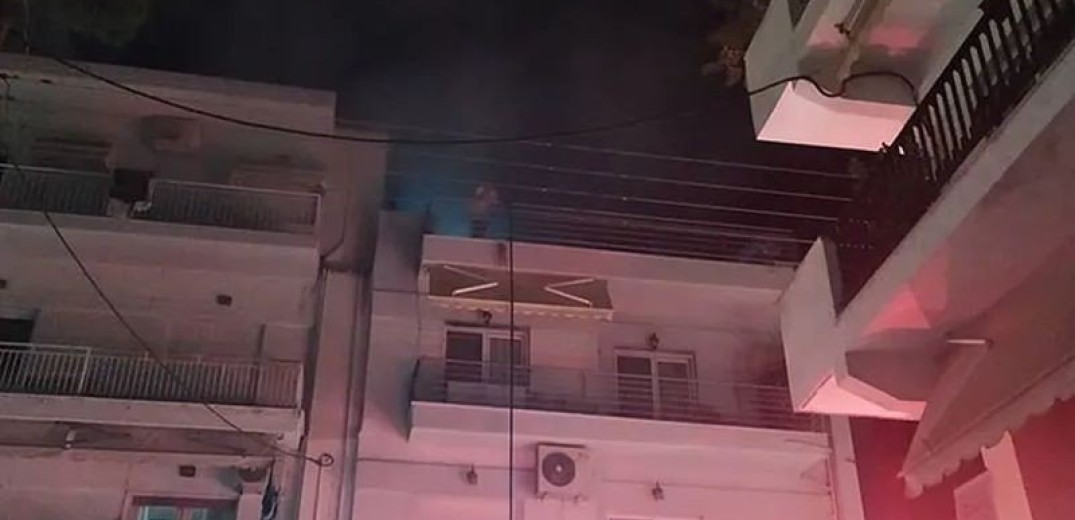 Ξάνθη: Φωτιά σε πολυκατοικία κοντά στο πάρκο της Μεξικάνας - Ακούστηκαν εκρήξεις (βίντεο, φωτ.)