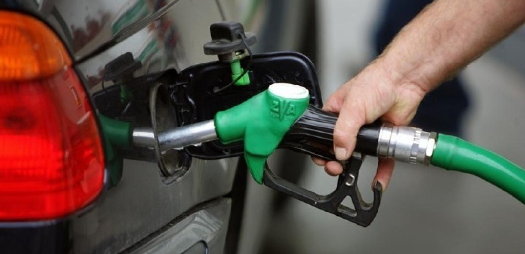 Οι Έλληνες πληρώνουν τη δεύτερη ακριβότερη βενζίνη στην Ευρώπη
