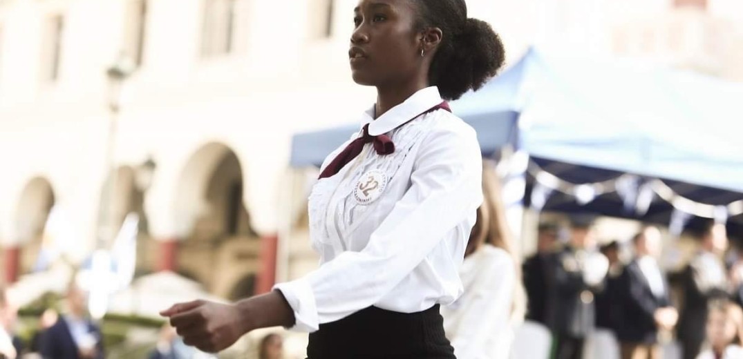 Θεσσαλονίκη: Η μαθήτρια με καταγωγή από την Κένυα που έκλεψε την παράσταση στην παρέλαση