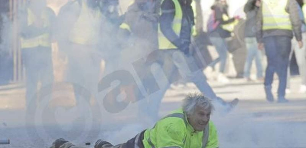 Δακρυγόνα και πλαστικές σφαίρες κατά των &quot;Κίτρινων Γιλέκων&quot; στο κέντρο του Παρισιού