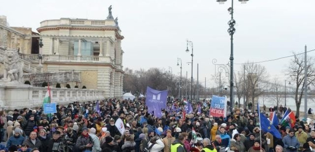 Ούγγροι διαδηλωτές: &quot;Αρκετά πια&quot;