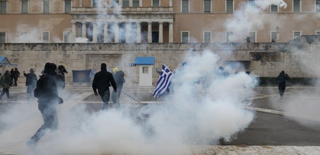 Ήταν μια &quot;πρωτοφανής προσπάθεια εισβολής στη Βουλή με χρήση βίαιων μέσων&quot; δήλωσε ο πρόεδρος του ελληνικού Κοινοβουλίου