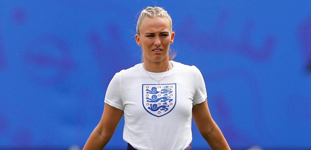 Η Αγγλία σπάει τα ταμπού: Βρετανίδα ποδοσφαιρίστρια θα λαμβάνει όλο το μισθό της ούσα έγκυος (βίντεο)