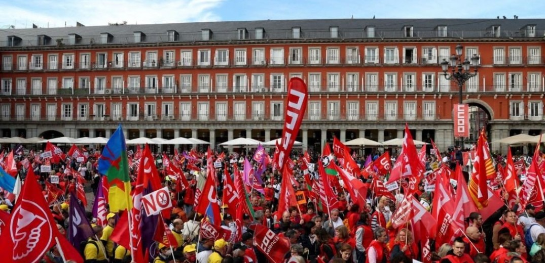 Στους δρόμους της Μαδρίτης χιλιάδες διαδηλωτές, υπέρ της δημόσιας υγείας