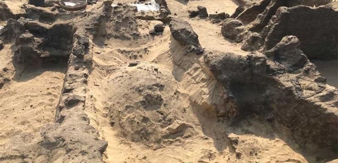Πρωτοφανή ευρήματα στην Αίγυπτο: Οι αρχαιολόγοι ανακάλυψαν μούμιες με χρυσές γλώσσες - Δείτε εντυπωσιακές φωτογραφίες