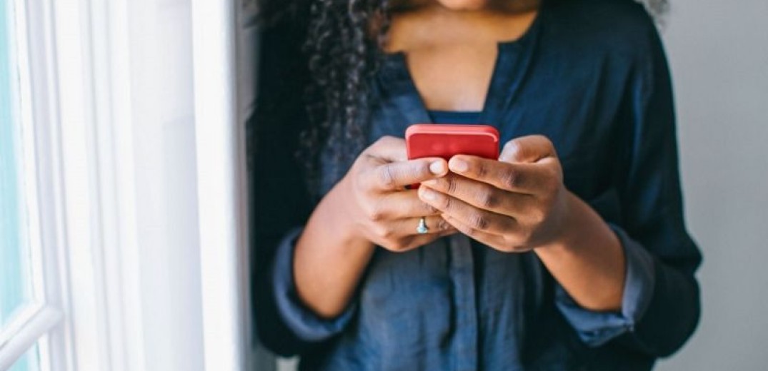 Panic button: Πώς θα λειτουργεί η νέα εφαρμογή στα κινητά για την προστασία των γυναικών - Τι προβλέπει η τροπολογία 