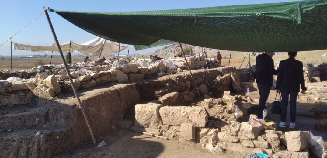 Απίθανες ανακαλύψεις στις ανασκαφές στην αρχαία Πέλιννα στα Τρίκαλα - Στο φως οχύρωση μνημειακών διαστάσεων (βίντεο & φωτ.)