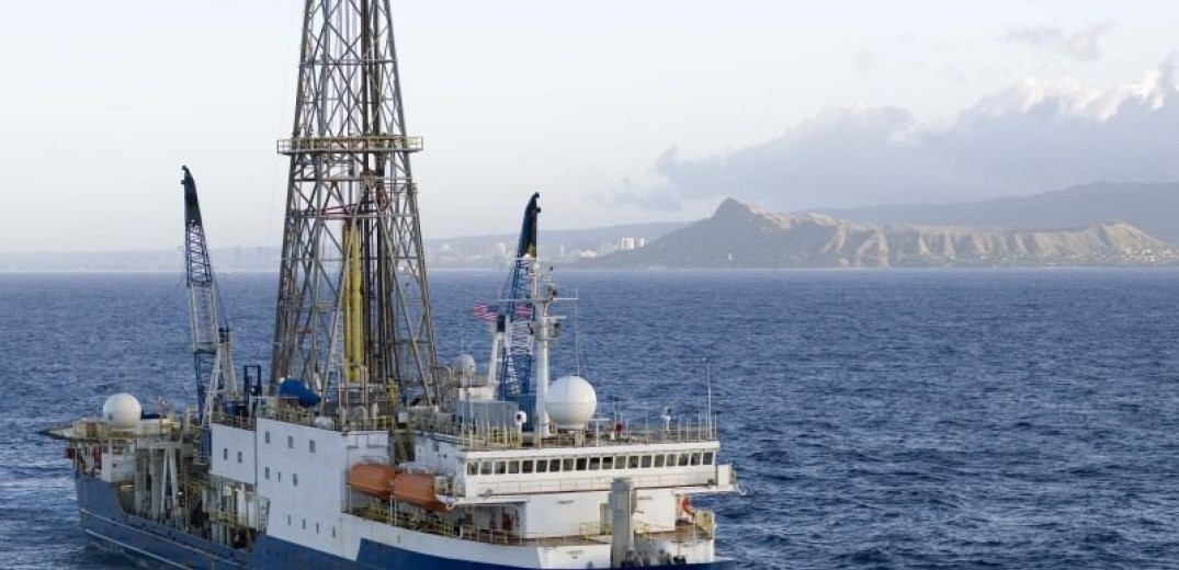 Το αμερικανικό ερευνητικό «JOIDES Resolution» ξεκινά θαλάσσιες γεωτρήσεις γύρω από τα ηφαίστεια της Σαντορίνης