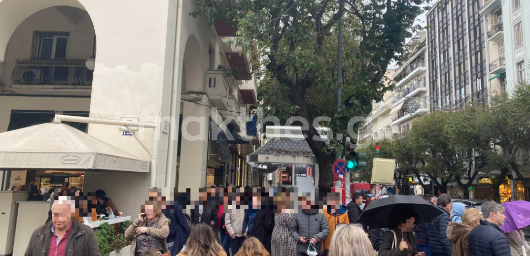 Θεσσαλονίκη: Η αγορά… φορά τα γιορτινά της - «Ξεμυτίζουν» οι καταναλωτές (φωτ.)