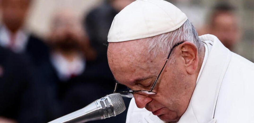 Βίντεο: Ο Πάπας Φραγκίσκος ξεσπά σε λυγμούς μιλώντας για τη «μαρτυρική Ουκρανία»