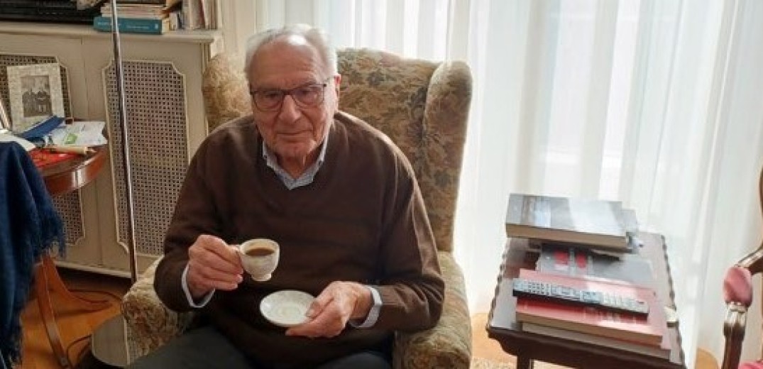 «Πρωινός καφές» με τον 99χρονο δικηγόρο Νίκο Βασιλακάκι