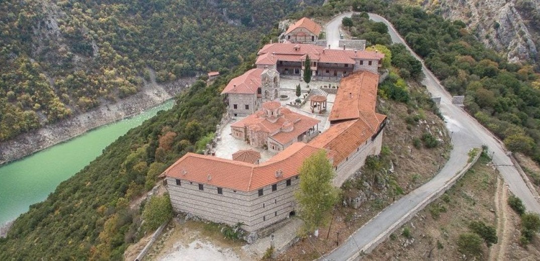 Κοζάνη: Η ιερά μονή της Ζάβορδας απαγορεύει στους καβαλάρηδες της Αιανής να μεταφέρουν φέτος τα λείψανα του Αγίου Νικάνορα&#33;