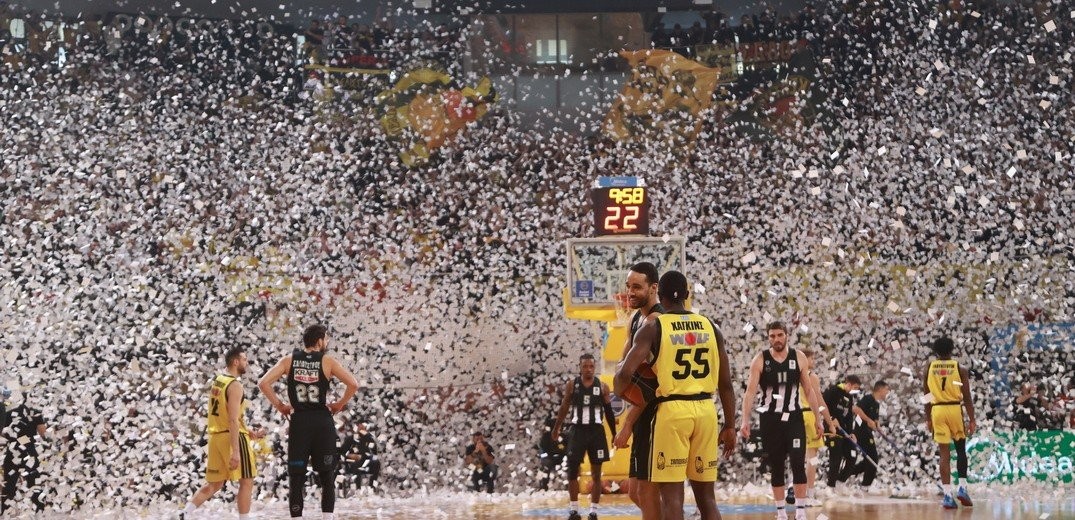 Μπάσκετ: Η FIBA αποθέωσε τον... χιονοπόλεμο στο Παλέ (βίντεο)